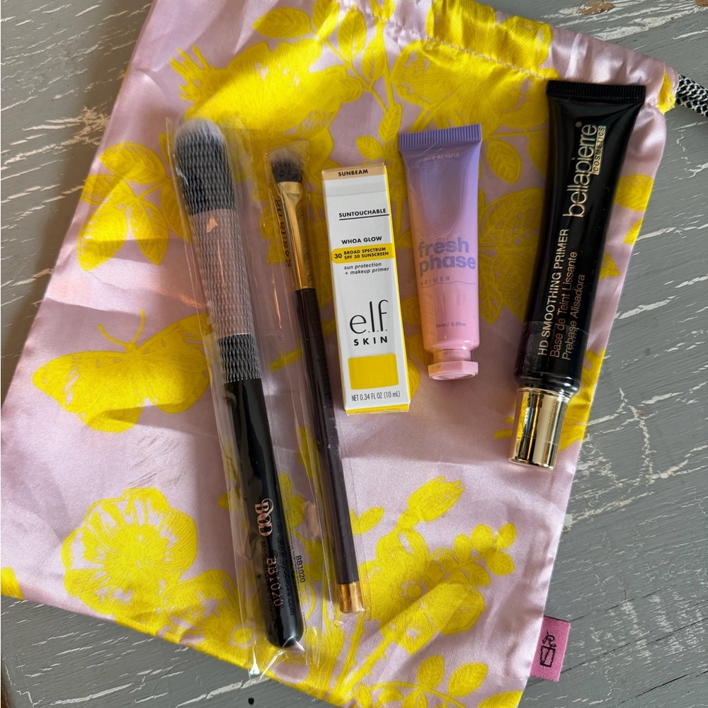 Bellapierre primer e.l.f. Skin Sunbeam Wow Glow Highlighter & brushes